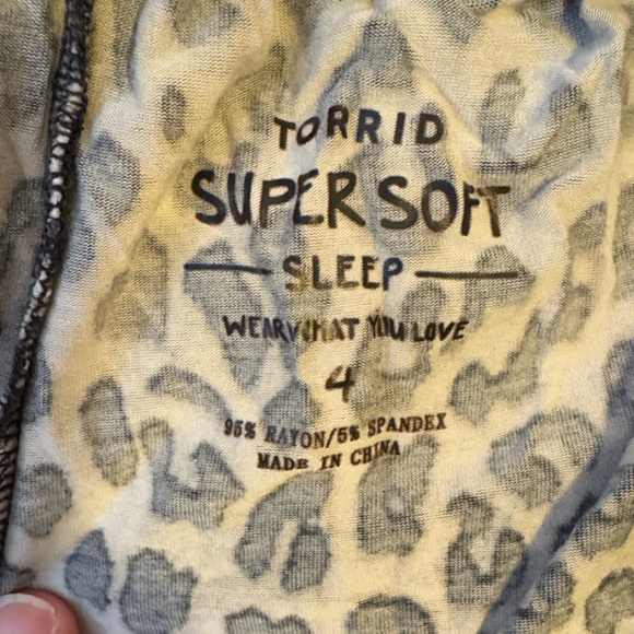 Leopard Print Sleep Shorts - Picture 2 of 4